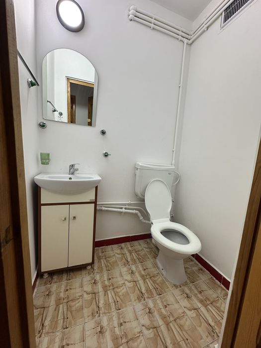 apartament 3 camere de inchiriat
