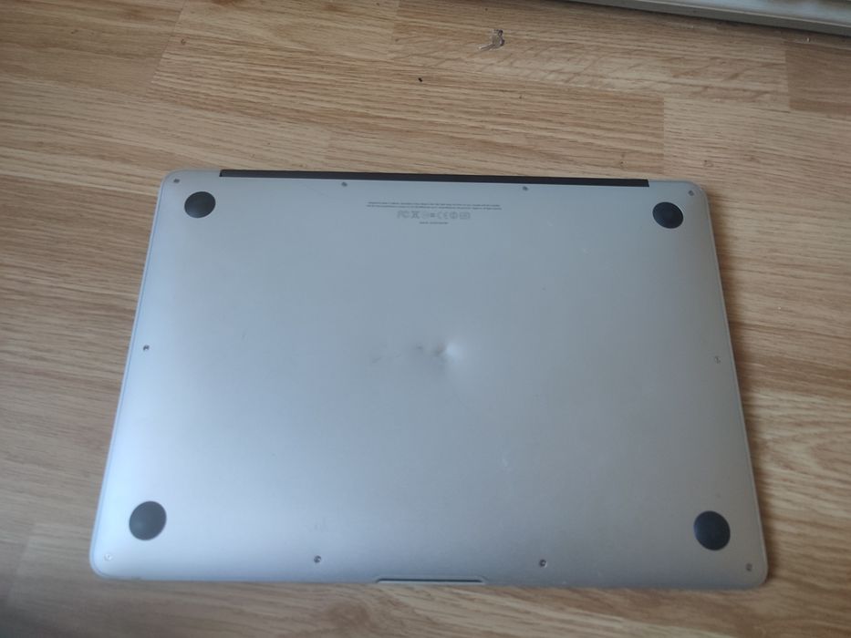 Macbook Air 13 A1369 Emc2469 - i5 / Baterie Bunaa