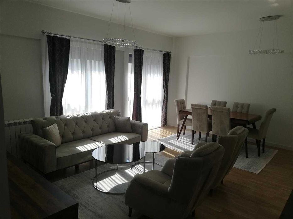 Дава се под наем Двустаен апартамент в Бургас, Център - 56 кв.м за 204 € - Снимка #2