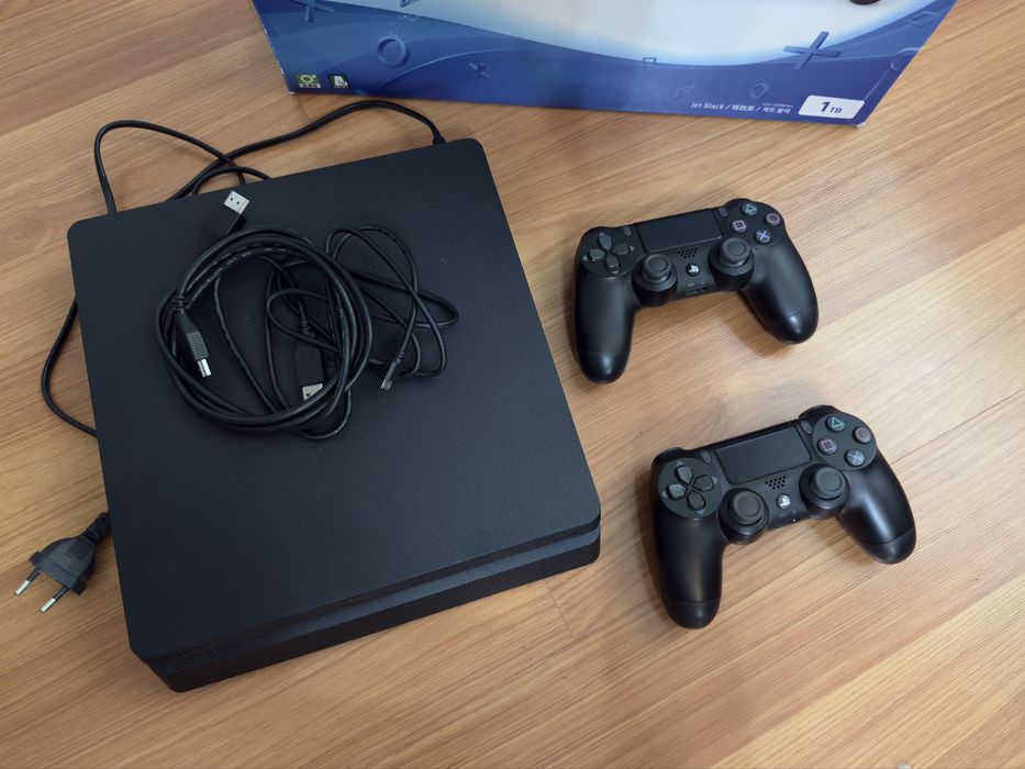 Продам Sony PlayStation 4 Slim 1 TB