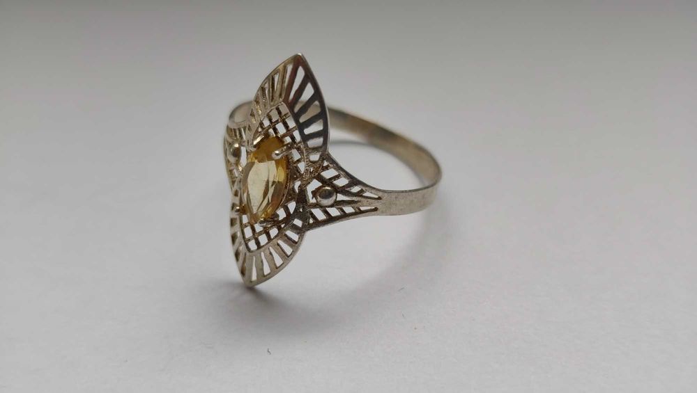 Изящное колечко с камнем ЦИТРИН