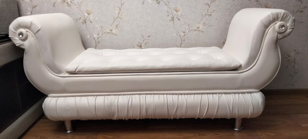 Диванчик или  пуфик