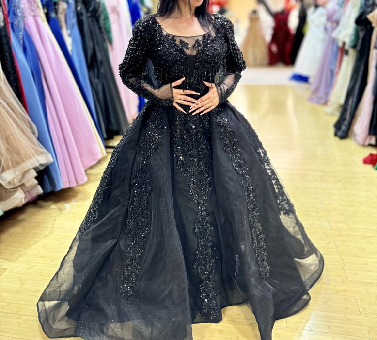 Rochie neagră cu corset