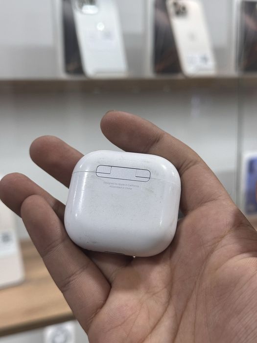Airpods 4 с шум.