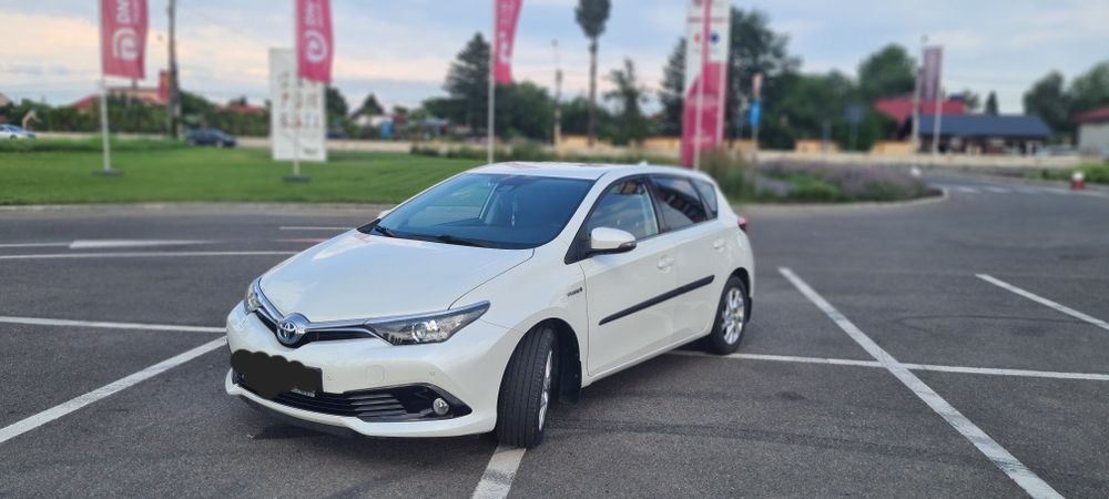 TOYOTA Auris
