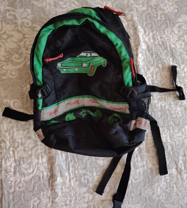 Детска раница с цип.