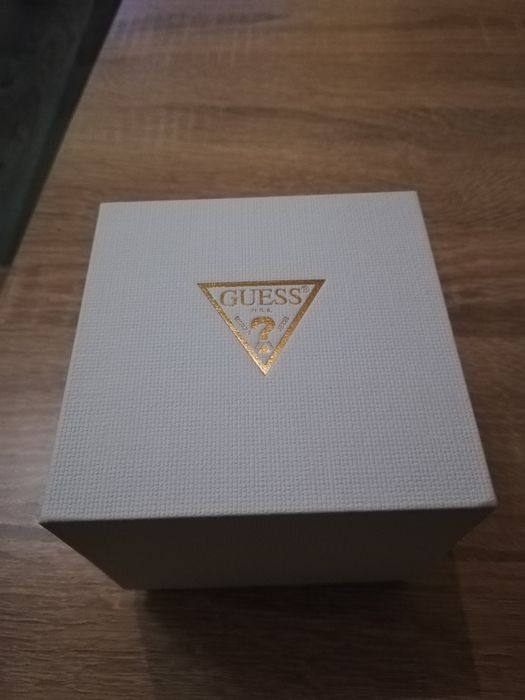 часовник Guess метална верижка