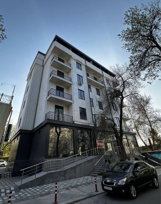 Ялангач эко базар продается своя квартира 2/2/5 новостройка коробка