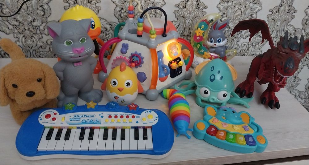 Продаются игрушки