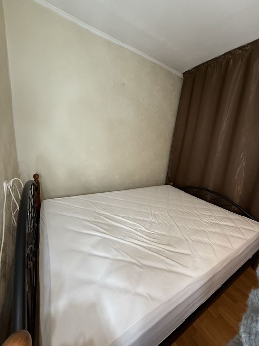 Кровать с матрасом 140*200