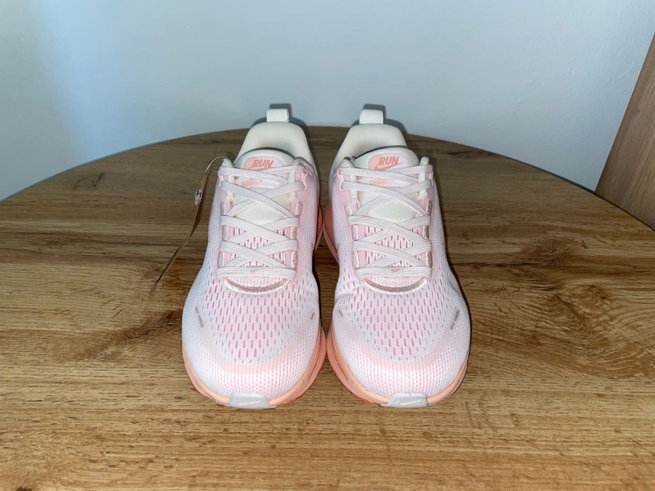 Asidasi dama NIKE Vomero 18 nr 36,5