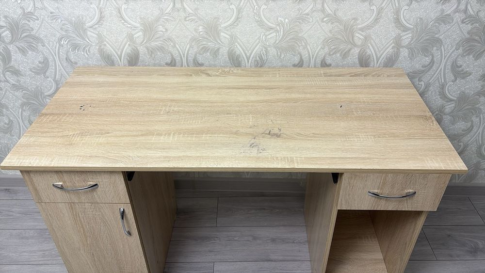 Стол компьютерный