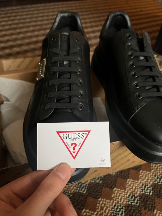 Кожени обувки Guess