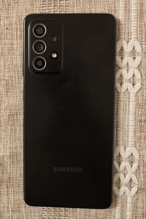 Продаётся телефон самсунг А52