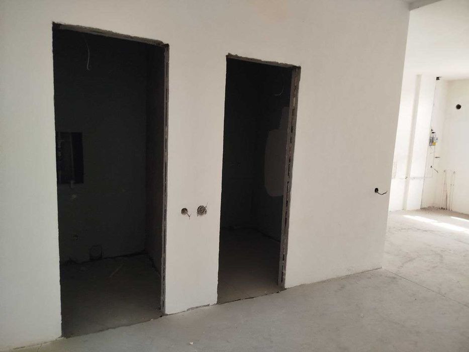 Продается просторная 3 комнтная кв-ра, коробка, ор. Бк