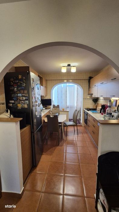 Apartament 3 camere/zona Militari-Piata Gorjului