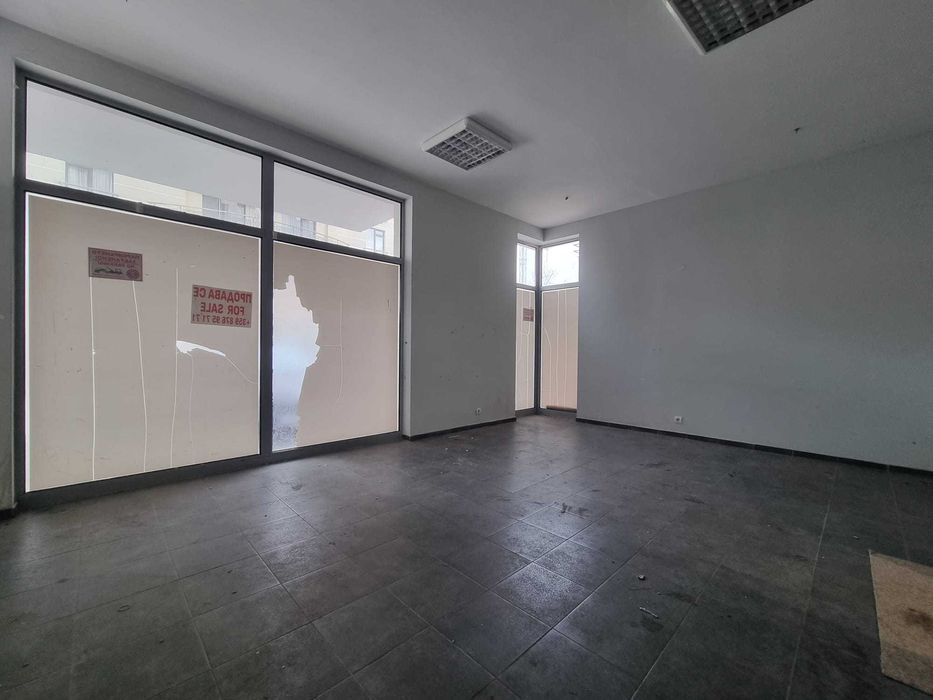 Търговско помещение в к-кс „Tria Apartments“, Слънчев бряг