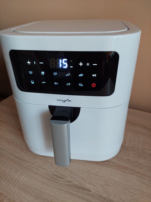 Air fryer - Friteuză cu aer cald 6,7 L, 1800 W – Ca nouă