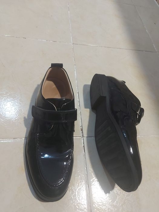 Туфли подростковые 39 размер лакированные