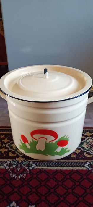 Кастрюли эмалированные