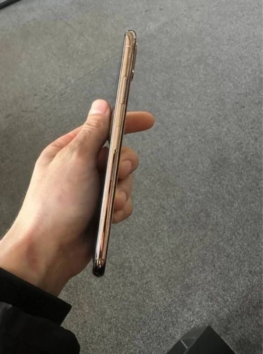 Iphone xs max gold