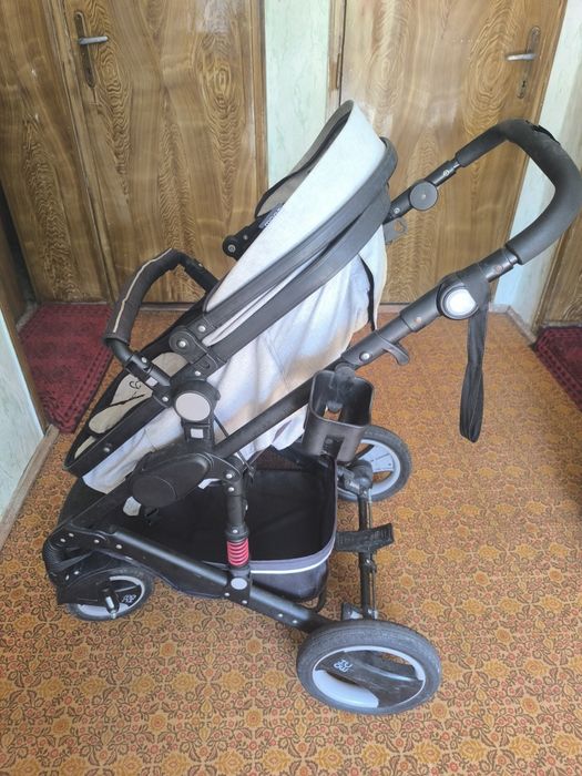 Бебешка количка мони