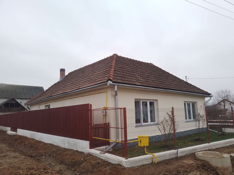 Casă 120 mp + teren 550 mp | Dublu front stradal în Seini(MM)