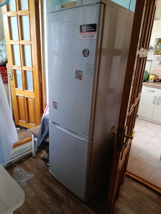 Холодильник INDESIT. Свой.