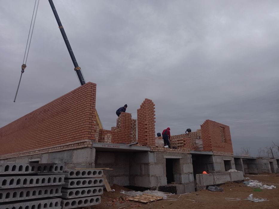 Бригада каменщик,(стройтели)