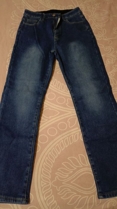 Продам джинсы две пары