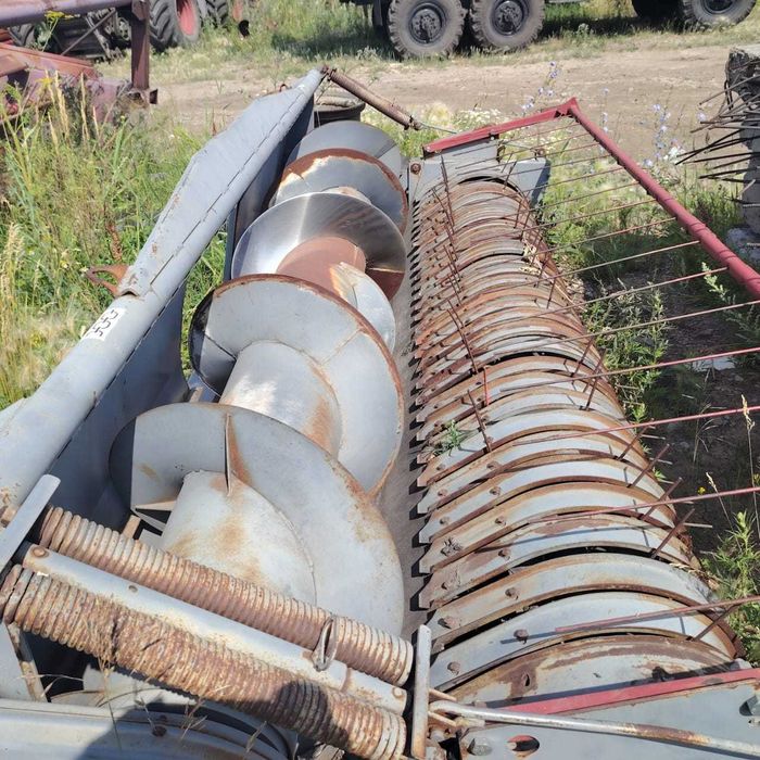 Продается жатка кукурузная на Дон 680