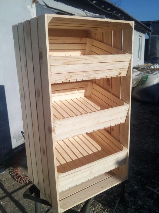 Стелажи, витрини, рекламни модули