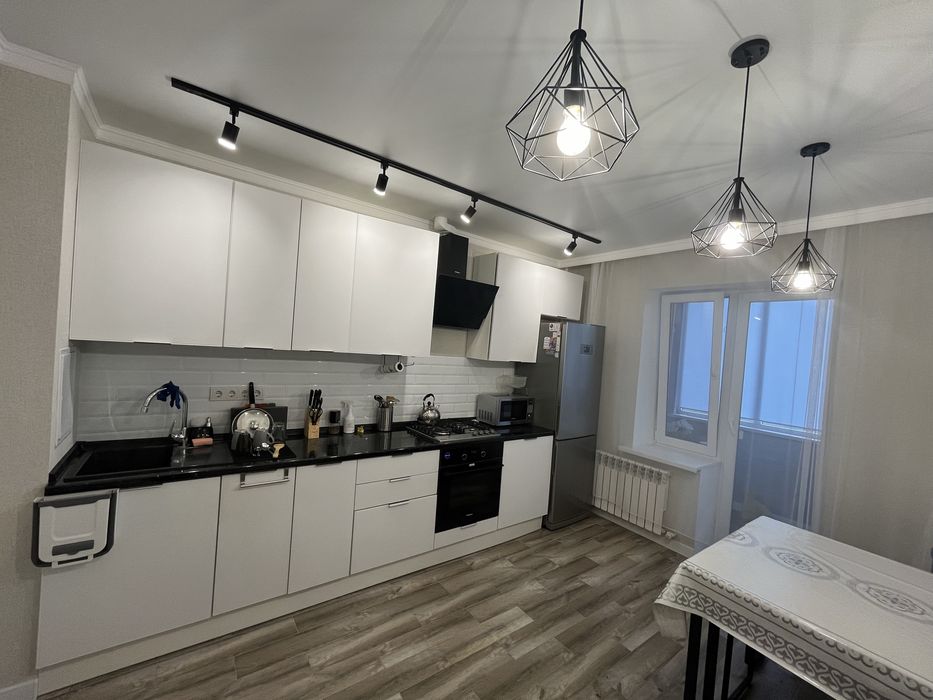 Продам квартиру пр абая 244 центр