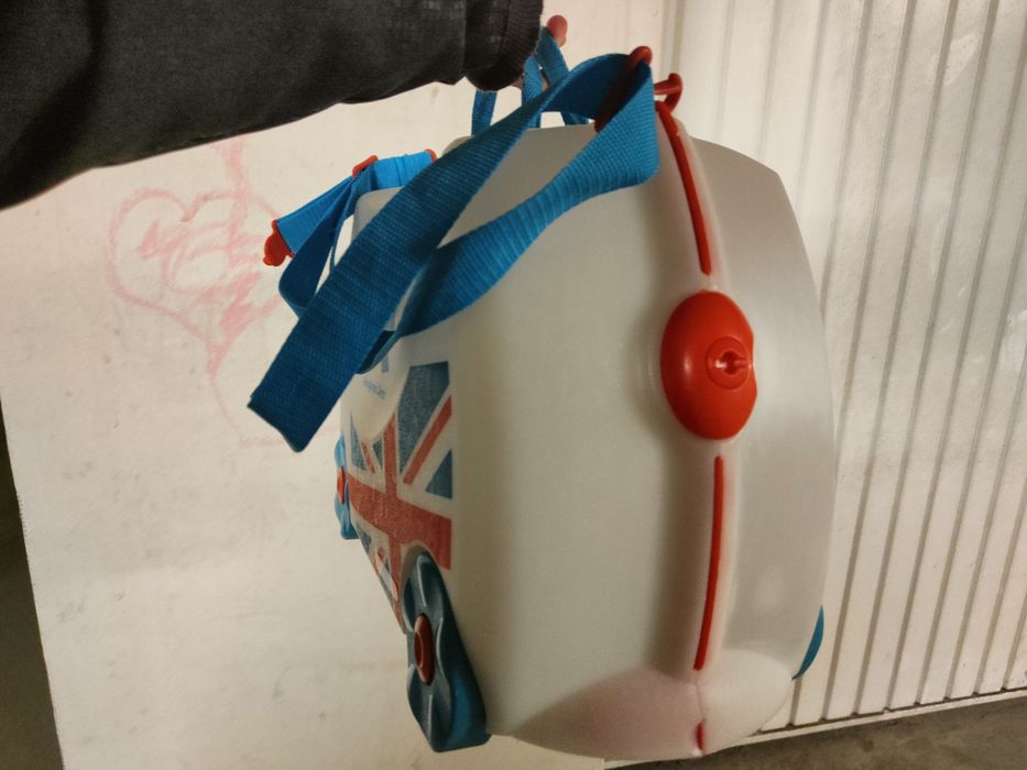 Детски куфар с ключ Trunki