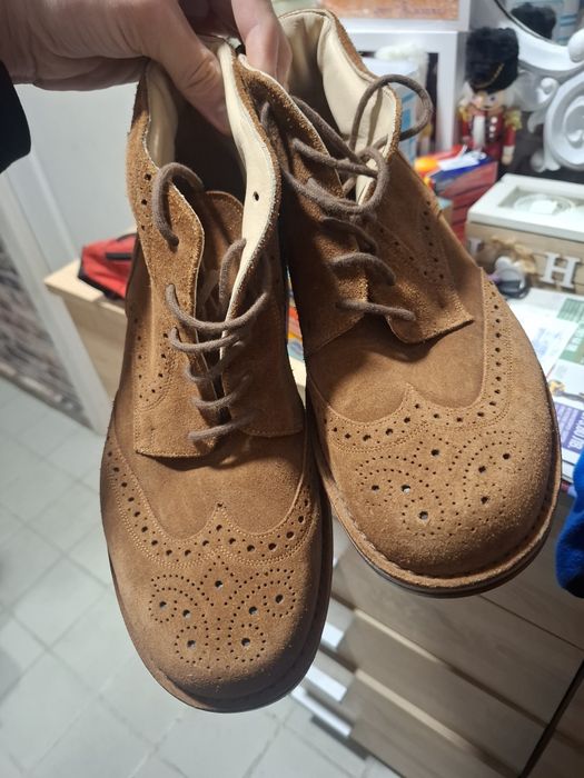 Чисто нови велурени обувки - естествена кожа