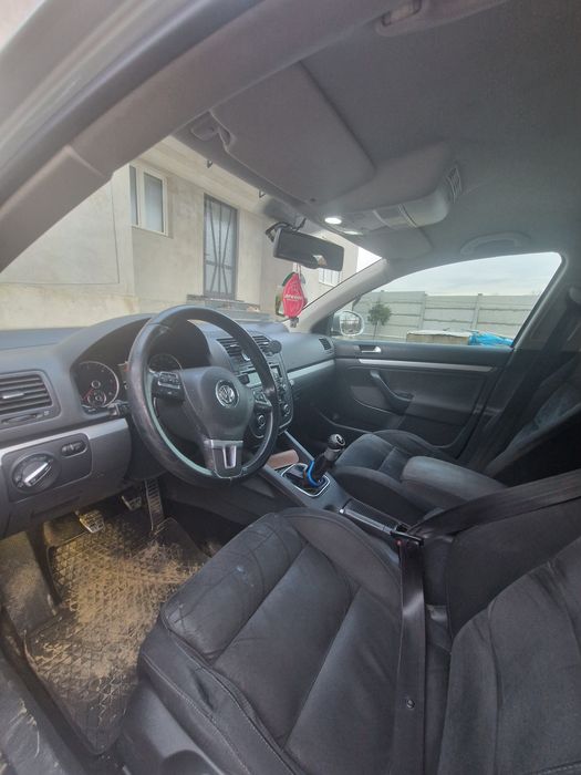 Volkswagen-Golf 5 (anul 2008)