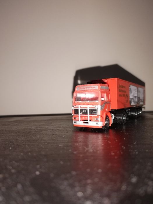 Камион VOLVO . Мащаб  1: 87.