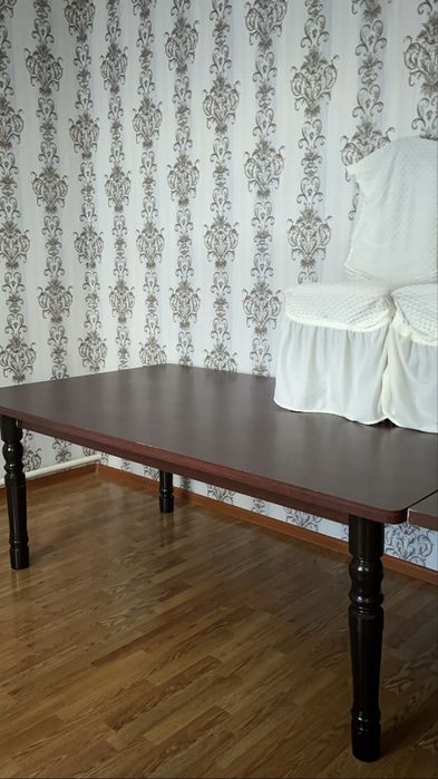 продам гостинный стол