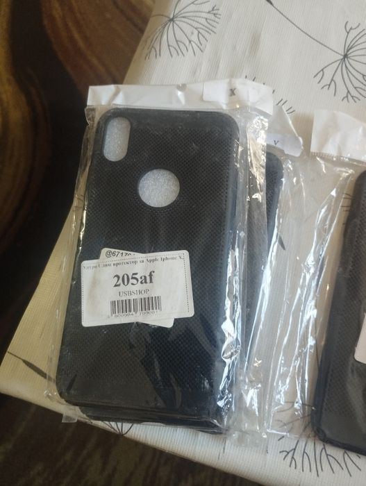 Чисто нови калъфи за телефони