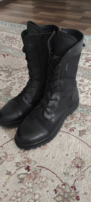 Продам берцы 40 размер