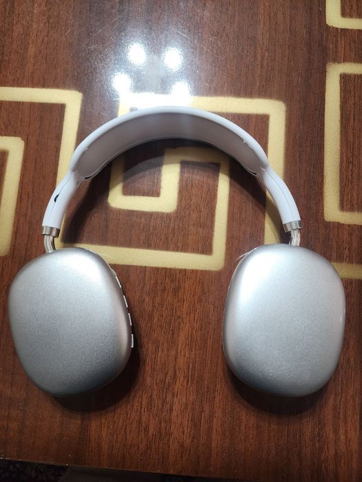 Naushnik P9 naushnik sotiladi bita tarapi ishlamayidi  2025