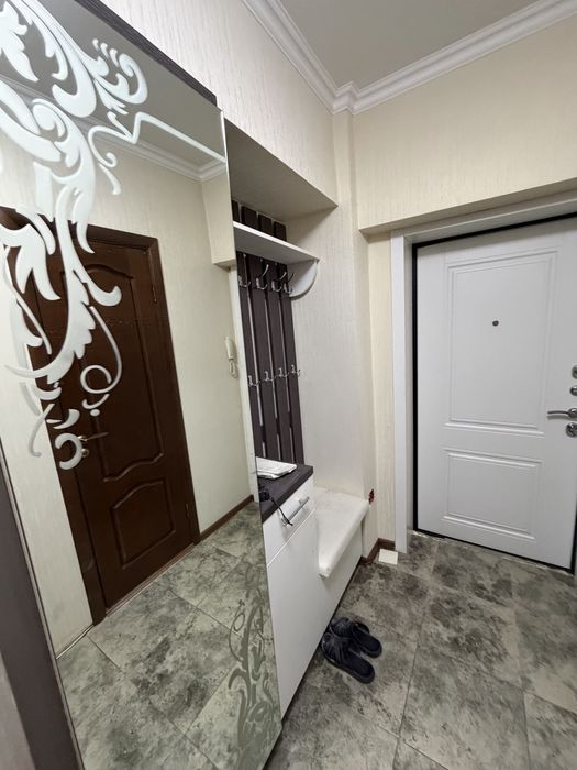 Прихожая с зеркалом