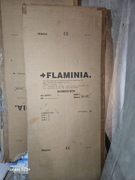 Дверь стеклянная для душа