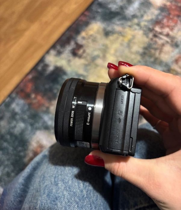 Фотоапарат Sony a5000 – по-добра алтернатива на Canon G7X