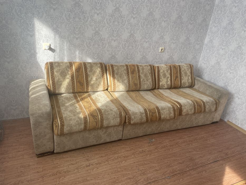 Диван на выбор два варианта продается по отдельности