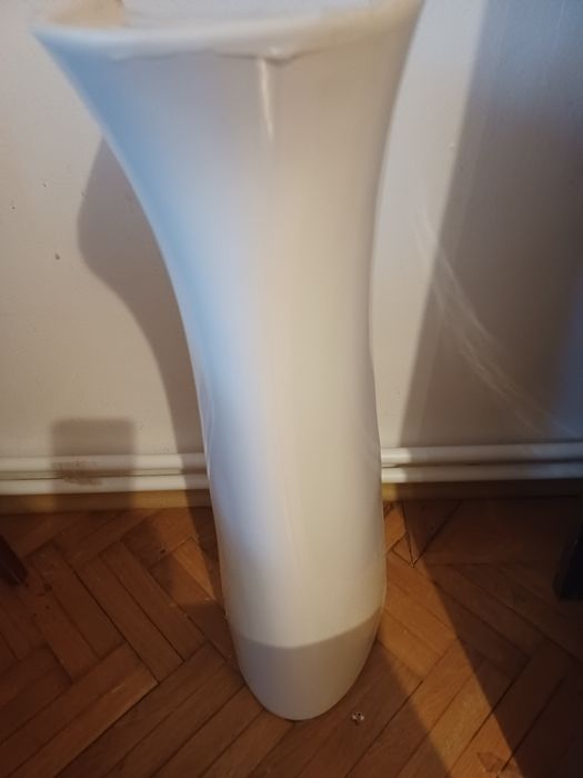 Chiuveta cu picior,  pentru baie