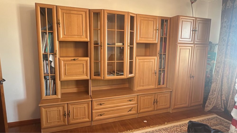 Шкаф напольный гостиный