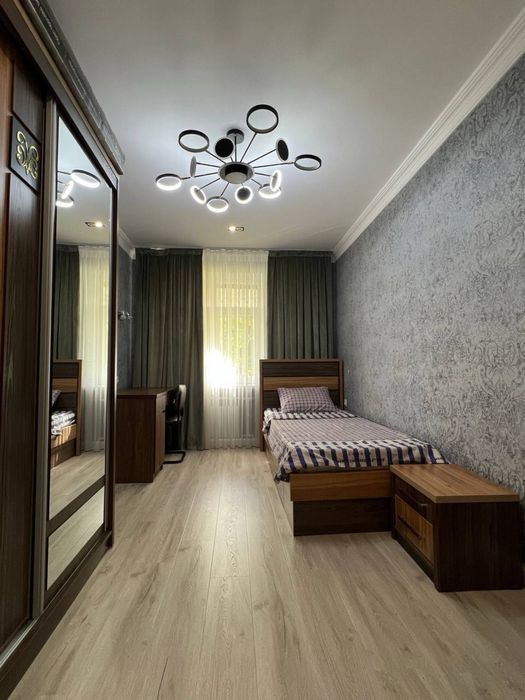 Цум метро космонавтов 3 х комнатная