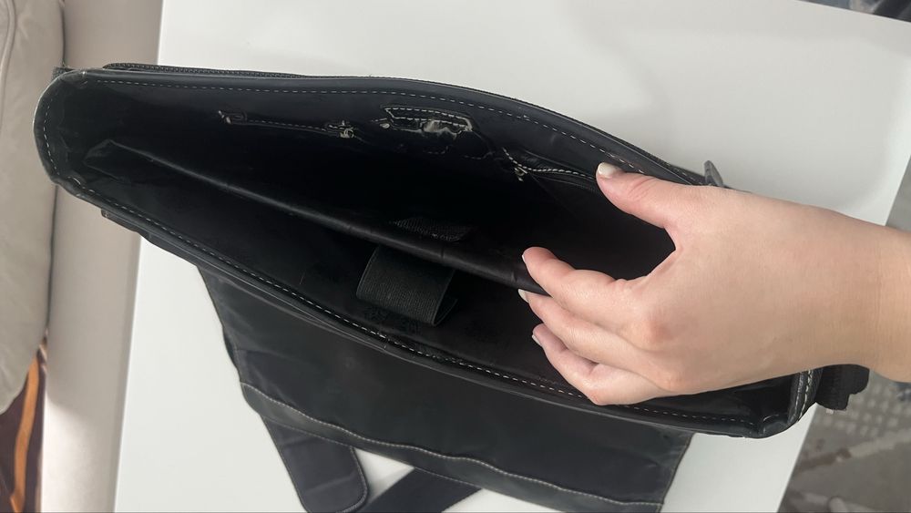 Кожаная сумка для ноутбука