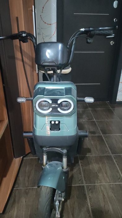 Электрон  велик.